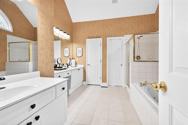 4023 Lost Oak Drive, Buford, GA 30519