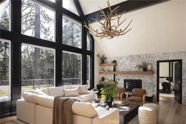 729 Brentwood, Lake Arrowhead, CA 92352