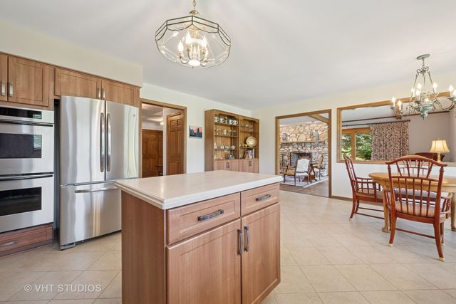 26 Beechnut Drive, South Barrington, IL 60010
