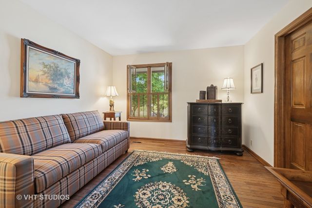 26 Beechnut Drive, South Barrington, IL 60010