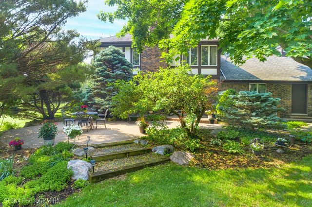 26 Beechnut Drive, South Barrington, IL 60010