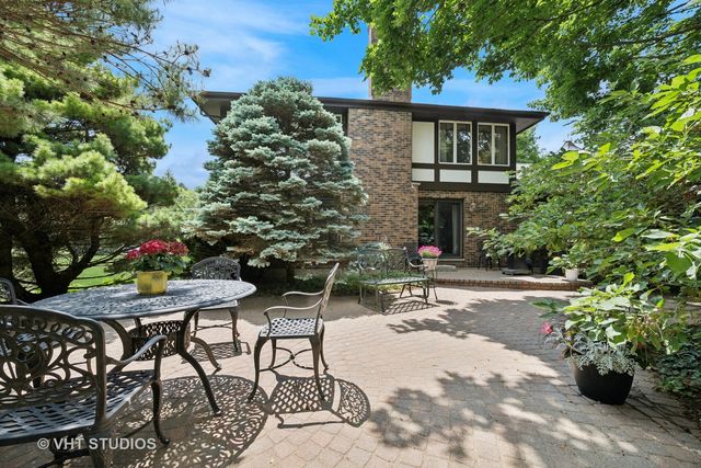 26 Beechnut Drive, South Barrington, IL 60010