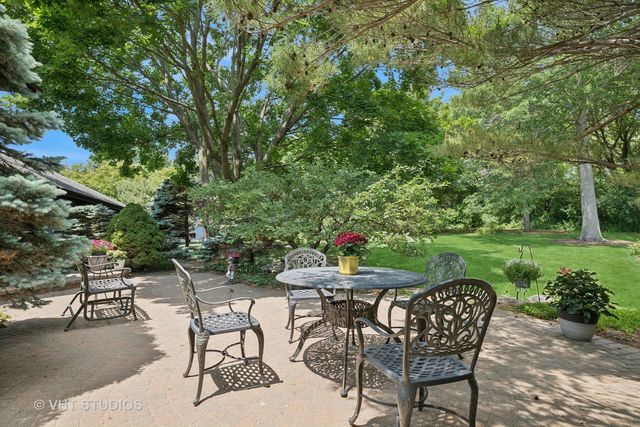 26 Beechnut Drive, South Barrington, IL 60010