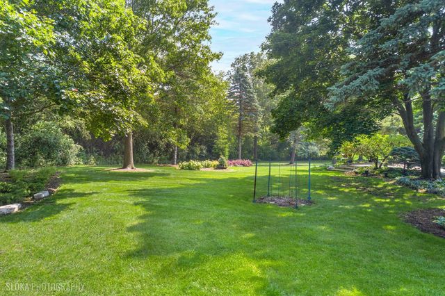 26 Beechnut Drive, South Barrington, IL 60010