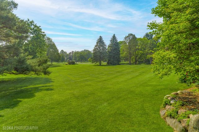 26 Beechnut Drive, South Barrington, IL 60010