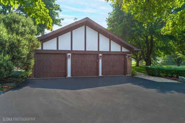 26 Beechnut Drive, South Barrington, IL 60010