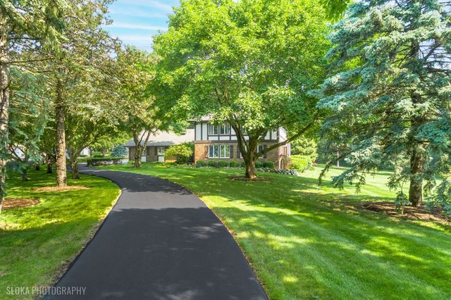 26 Beechnut Drive, South Barrington, IL 60010