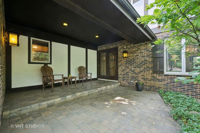 26 Beechnut Drive, South Barrington, IL 60010