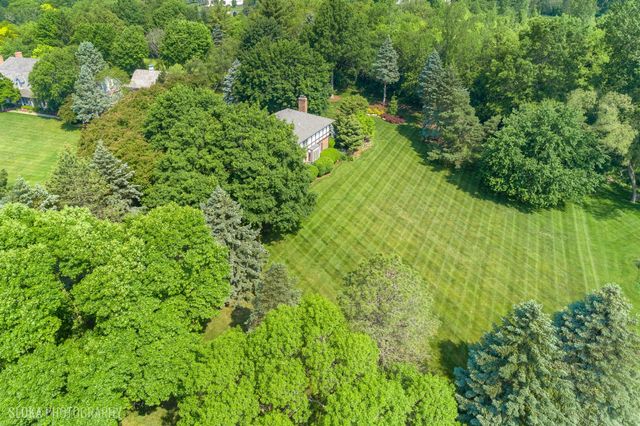 26 Beechnut Drive, South Barrington, IL 60010