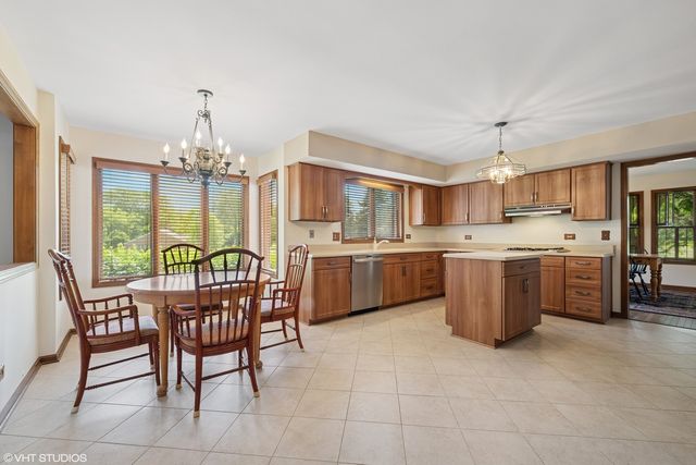 26 Beechnut Drive, South Barrington, IL 60010