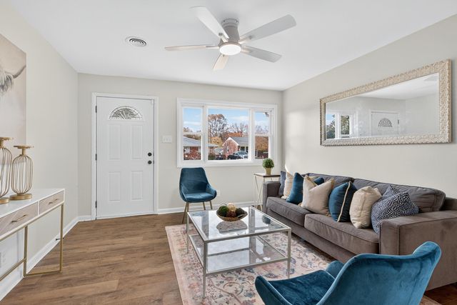 2113 St Teresa Drive, Lexington, KY 40502