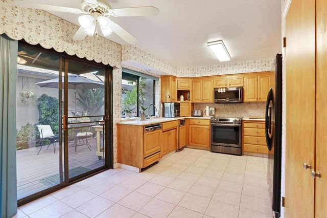 40 W Lancaster Dr, Stockton, CA 95207