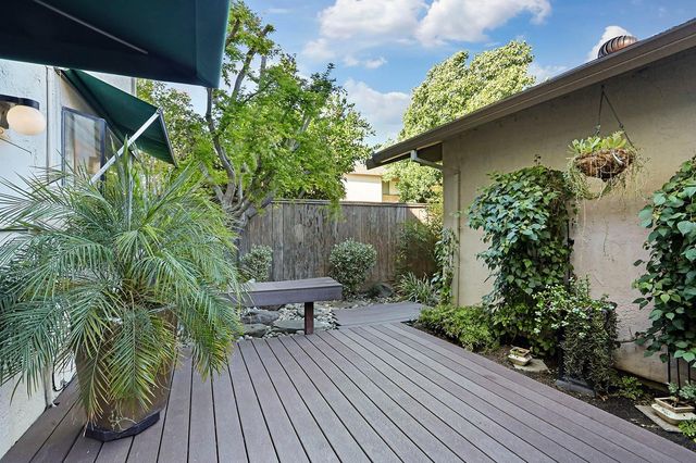 40 W Lancaster Dr, Stockton, CA 95207