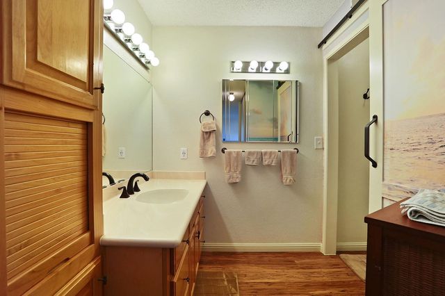 40 W Lancaster Dr, Stockton, CA 95207