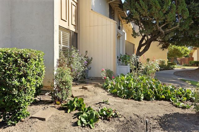 40 W Lancaster Dr, Stockton, CA 95207