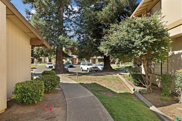 40 W Lancaster Dr, Stockton, CA 95207