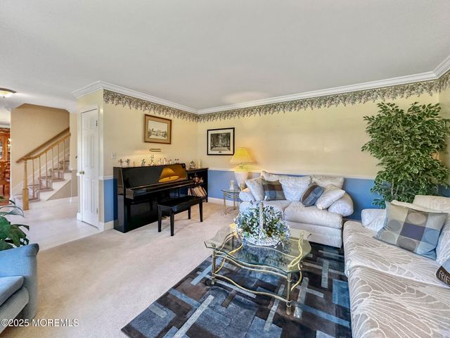 5 Twin Oaks Court, Jackson, NJ 08527