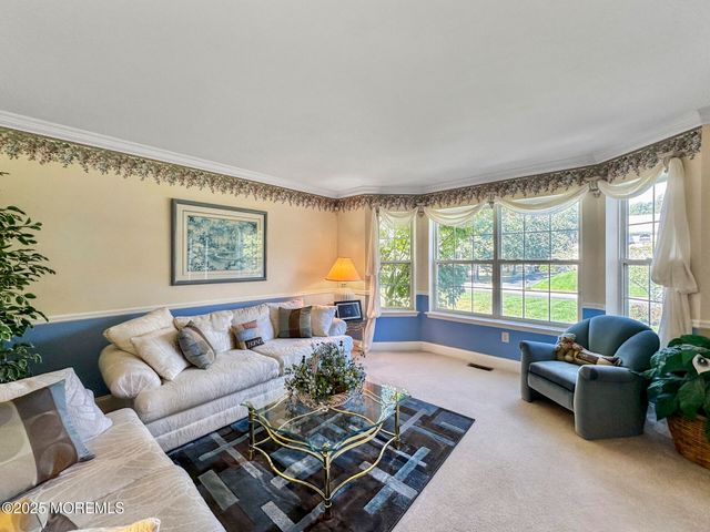 5 Twin Oaks Court, Jackson, NJ 08527