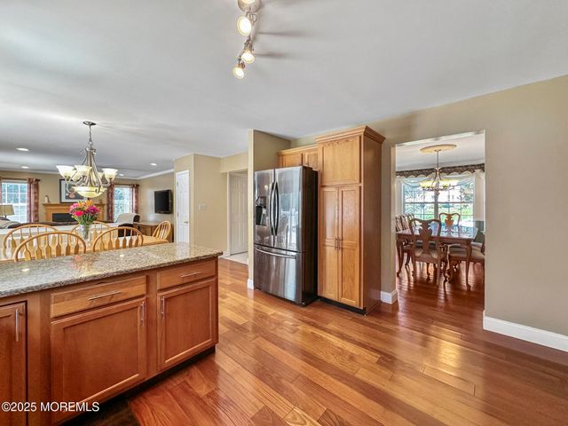 5 Twin Oaks Court, Jackson, NJ 08527