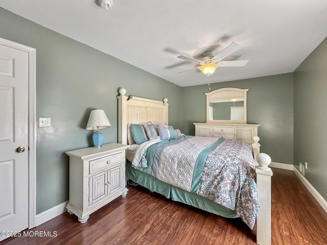 5 Twin Oaks Court, Jackson, NJ 08527