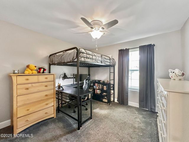 5 Twin Oaks Court, Jackson, NJ 08527