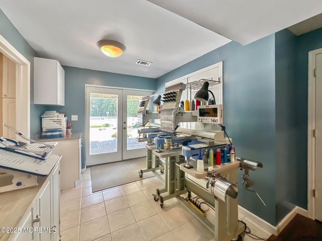 5 Twin Oaks Court, Jackson, NJ 08527