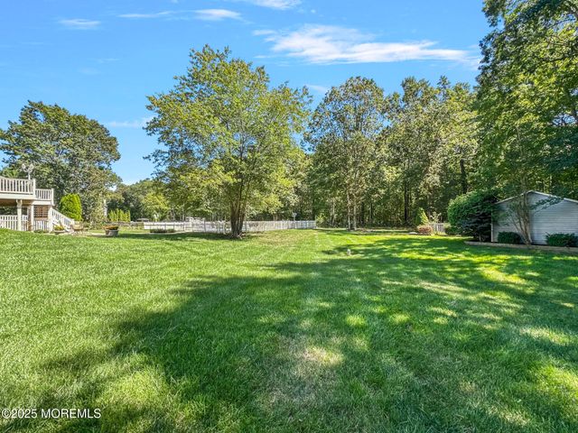 5 Twin Oaks Court, Jackson, NJ 08527