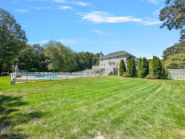 5 Twin Oaks Court, Jackson, NJ 08527