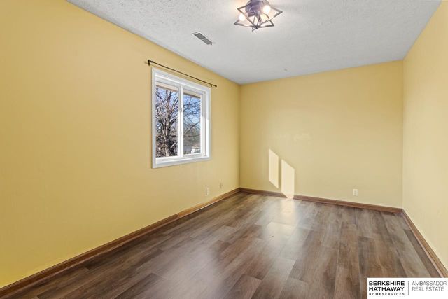 648 S 214th Street, Omaha, NE 68022