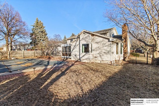 648 S 214th Street, Omaha, NE 68022