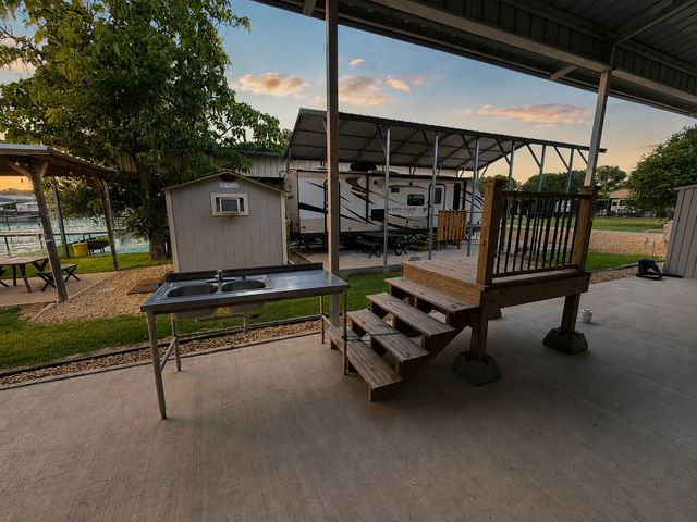 2058 Pelican Isle Drive, Kerens, TX 75144