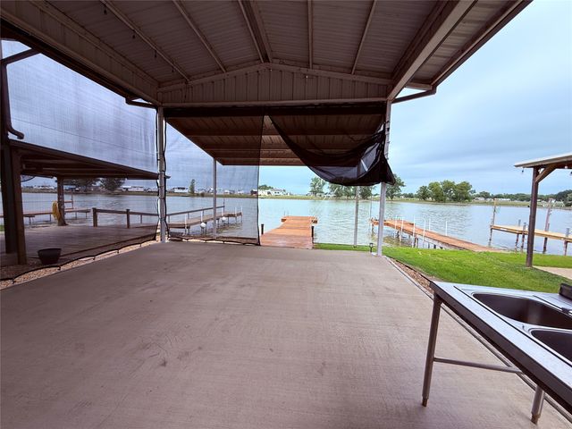 2058 Pelican Isle Drive, Kerens, TX 75144