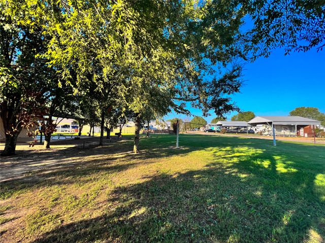2058 Pelican Isle Drive, Kerens, TX 75144