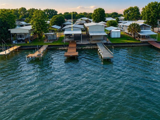 2058 Pelican Isle Drive, Kerens, TX 75144