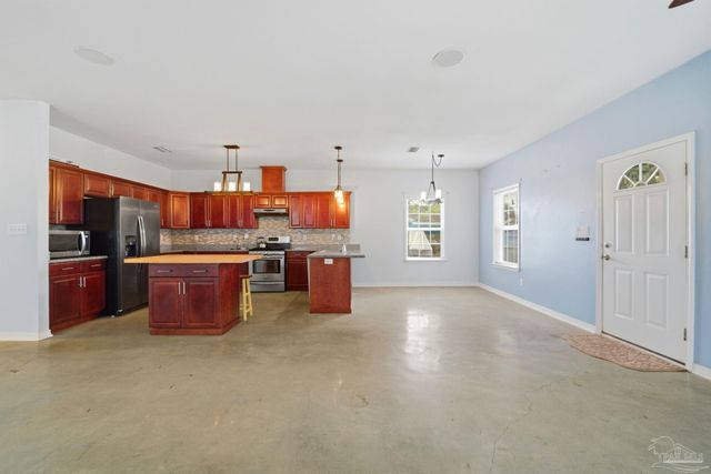 542 S 1st St, Pensacola, FL 32507