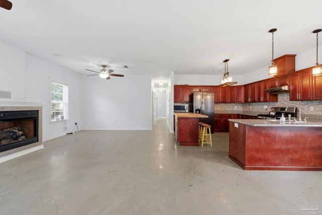 542 S 1st St, Pensacola, FL 32507