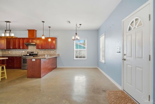 542 S 1st St, Pensacola, FL 32507