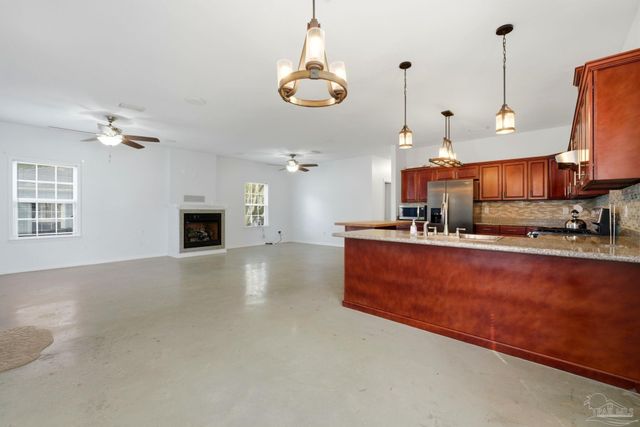 542 S 1st St, Pensacola, FL 32507