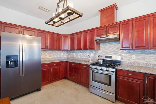 542 S 1st St, Pensacola, FL 32507