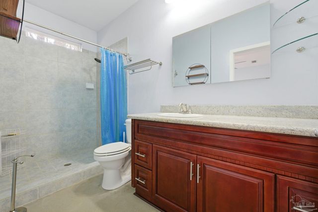 542 S 1st St, Pensacola, FL 32507