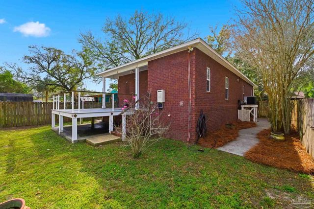 542 S 1st St, Pensacola, FL 32507