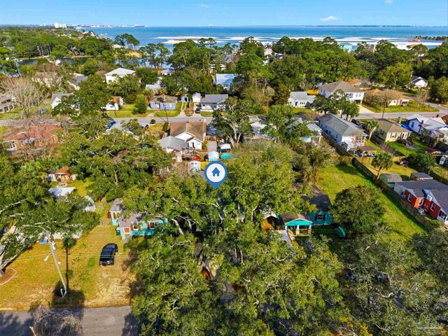 542 S 1st St, Pensacola, FL 32507