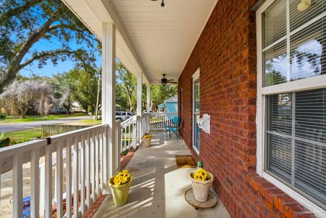 542 S 1st St, Pensacola, FL 32507