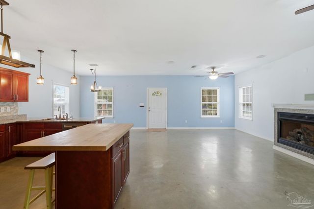 542 S 1st St, Pensacola, FL 32507