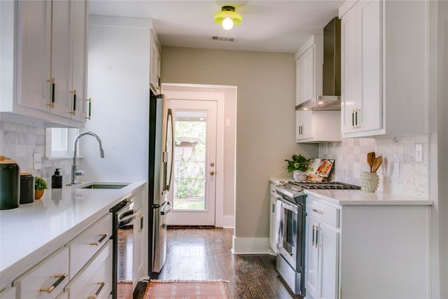 302 N Waverly Drive, Dallas, TX 75208