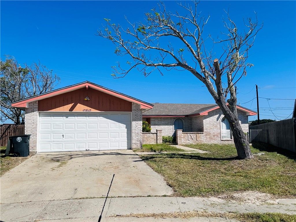 702 Alhambra Dr, Corpus Christi, TX 78418