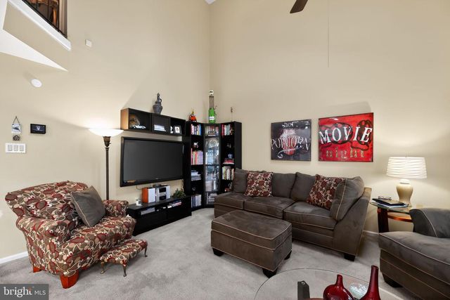 703 MASTERS DR, Blackwood, NJ 08012