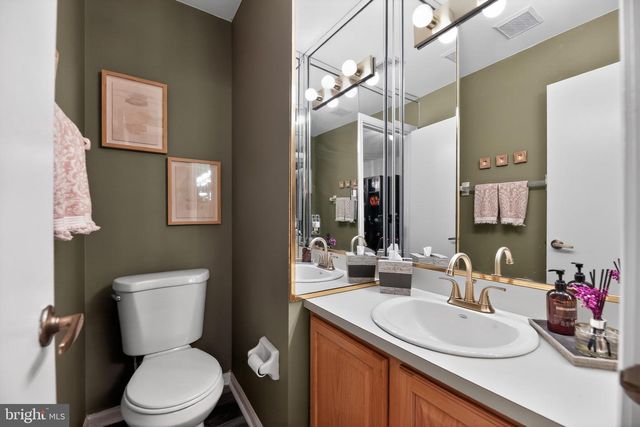 703 MASTERS DR, Blackwood, NJ 08012