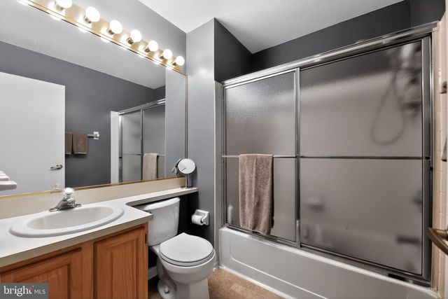 703 MASTERS DR, Blackwood, NJ 08012