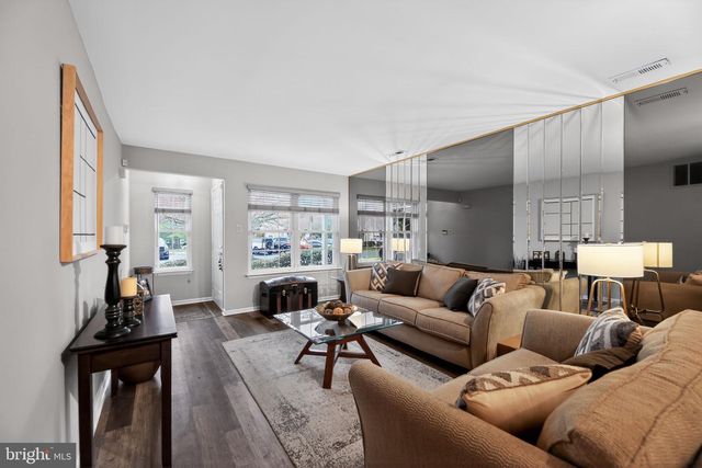 703 MASTERS DR, Blackwood, NJ 08012